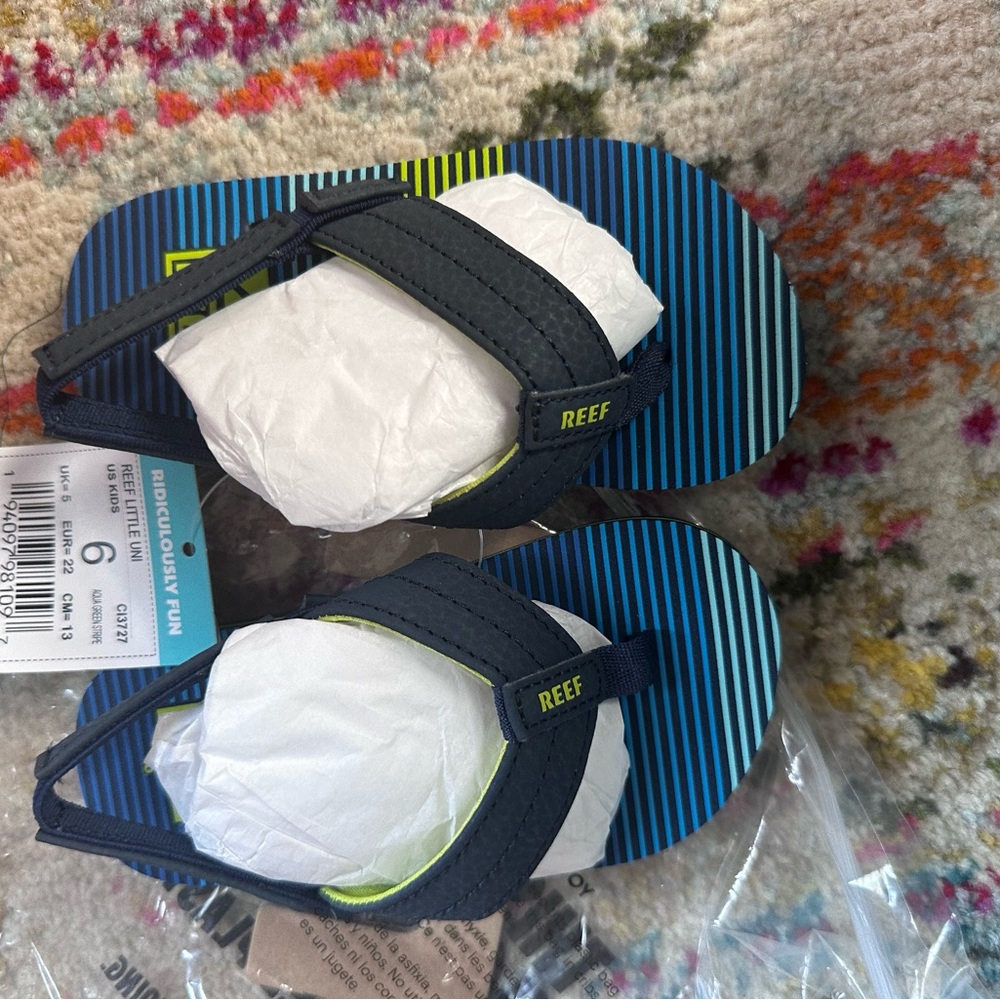 Brand New with tags Reef toddler Sandals size 6
